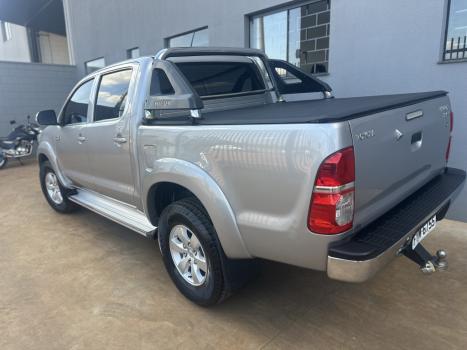 TOYOTA Hilux Caminhonete 2.7 16V 4P SRV FLEX CABINE DUPLA AUTOMTICO, Foto 2