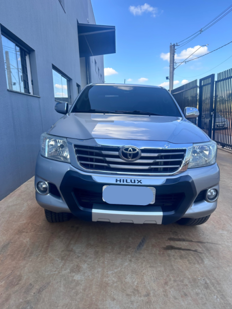 TOYOTA Hilux Caminhonete 2.7 16V 4P SRV FLEX CABINE DUPLA AUTOMTICO, Foto 8