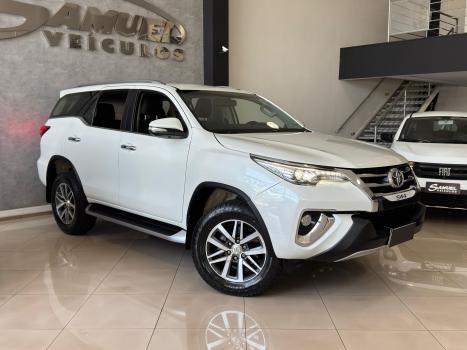TOYOTA Hilux Caminhonete 2.8 16V 4P SRX DIESEL CABINE DUPLA, Foto 2