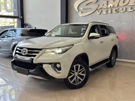 TOYOTA Hilux Caminhonete 2.8 16V 4P SRX DIESEL CABINE DUPLA, Foto 6