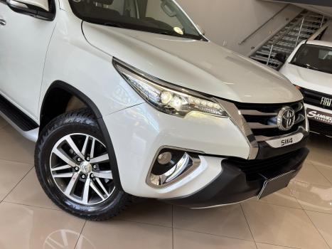 TOYOTA Hilux Caminhonete 2.8 16V 4P SRX DIESEL CABINE DUPLA, Foto 7