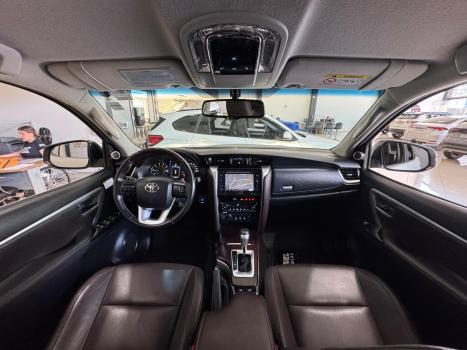 TOYOTA Hilux Caminhonete 2.8 16V 4P SRX DIESEL CABINE DUPLA, Foto 11
