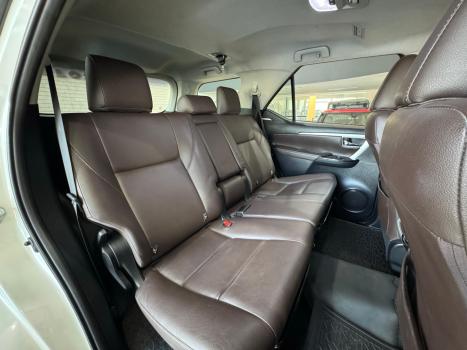 TOYOTA Hilux Caminhonete 2.8 16V 4P SRX DIESEL CABINE DUPLA, Foto 13