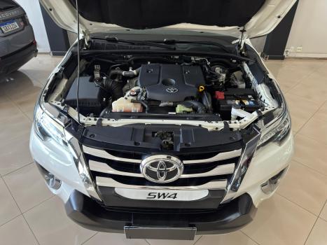 TOYOTA Hilux Caminhonete 2.8 16V 4P SRX DIESEL CABINE DUPLA, Foto 16