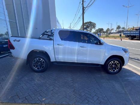 TOYOTA Hilux Caminhonete 2.8 16V 4P SRX DIESEL CABINE DUPLA, Foto 4