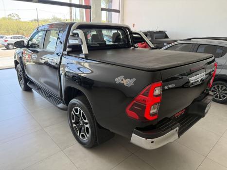 TOYOTA Hilux Caminhonete 2.8 16V SRX 4X4 TURBO DIESEL CABINE DUPLA AUTOMTICO, Foto 8