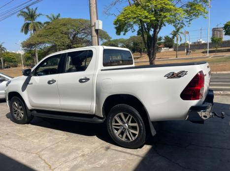 TOYOTA Hilux Caminhonete 2.8 16V SRX 4X4 DIESEL CABINE DUPLA AUTOMTICO, Foto 7