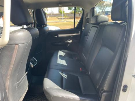 TOYOTA Hilux Caminhonete 2.8 16V SRX 4X4 DIESEL CABINE DUPLA AUTOMTICO, Foto 10