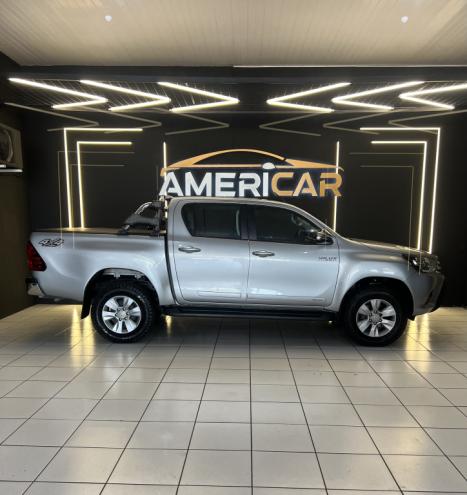 TOYOTA Hilux Caminhonete 2.8 16V SRV 4X4 DIESEL CABINE DUPLA AUTOMTICO, Foto 4