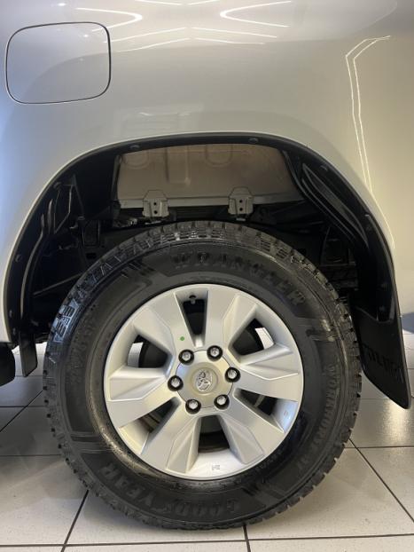 TOYOTA Hilux Caminhonete 2.8 16V SRV 4X4 DIESEL CABINE DUPLA AUTOMTICO, Foto 9
