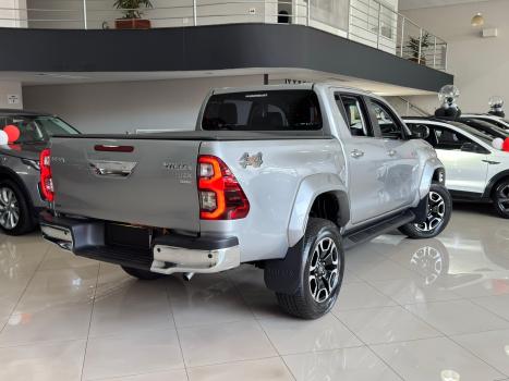 TOYOTA Hilux Caminhonete 2.8 16V SRX PLUS 4X4 TURBO DIESEL CABINE DUPLA AUTOMTICO, Foto 3