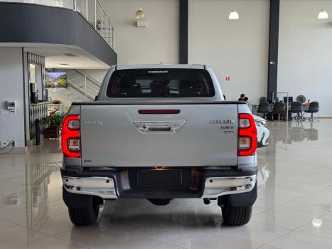 TOYOTA Hilux Caminhonete 2.8 16V SRX PLUS 4X4 TURBO DIESEL CABINE DUPLA AUTOMTICO, Foto 4