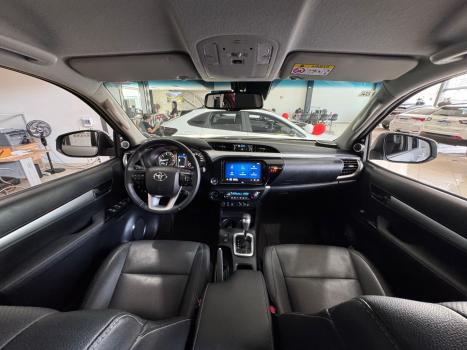 TOYOTA Hilux Caminhonete 2.8 16V SRX PLUS 4X4 TURBO DIESEL CABINE DUPLA AUTOMTICO, Foto 10