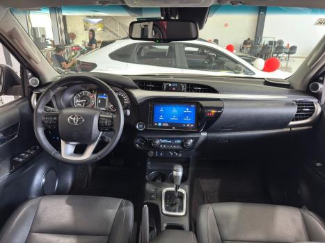 TOYOTA Hilux Caminhonete 2.8 16V SRX PLUS 4X4 TURBO DIESEL CABINE DUPLA AUTOMTICO, Foto 11
