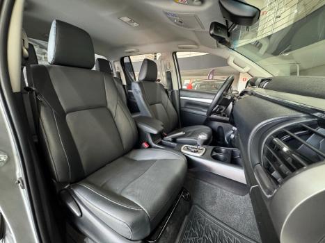 TOYOTA Hilux Caminhonete 2.8 16V SRX PLUS 4X4 TURBO DIESEL CABINE DUPLA AUTOMTICO, Foto 12