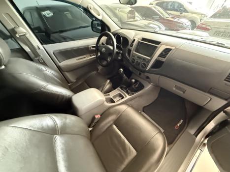 TOYOTA Hilux Caminhonete 3.0 4P 4X4 SRV TURBO DIESEL CABINE DUPLA, Foto 14