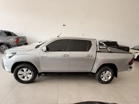 TOYOTA Hilux Caminhonete 2.7 16V 4P SRV FLEX CABINE DUPLA AUTOMTICO, Foto 14