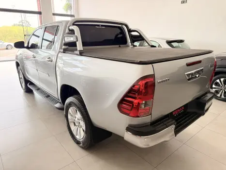 TOYOTA Hilux Caminhonete 2.7 16V 4P SRV FLEX CABINE DUPLA AUTOMTICO, Foto 10