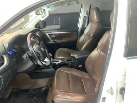 TOYOTA Hilux SW4 2.7 16V 4P FLEX SR 7 LUGARES AUTOMTICO, Foto 7