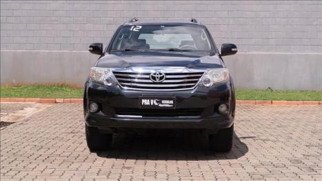 TOYOTA Hilux SW4 2.7 16V 4P SR, Foto 2
