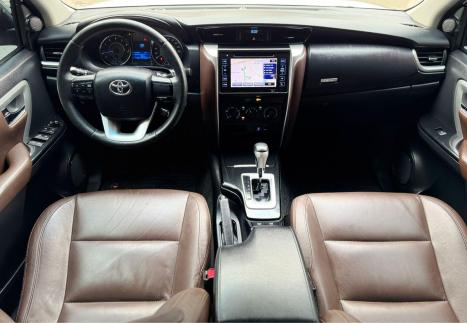TOYOTA Hilux SW4 2.7 16V 4P FLEX SR 7 LUGARES AUTOMTICO, Foto 5