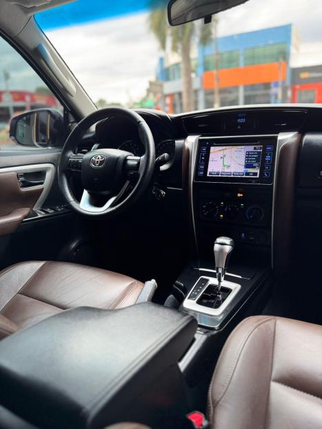 TOYOTA Hilux SW4 2.7 16V 4P FLEX SR 7 LUGARES AUTOMTICO, Foto 7