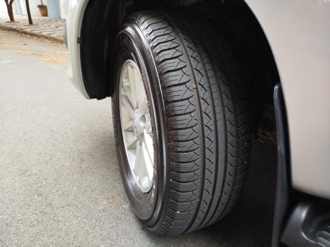 TOYOTA Hilux SW4 2.7 16V 4P SR FLEX AUTOMTICO, Foto 16