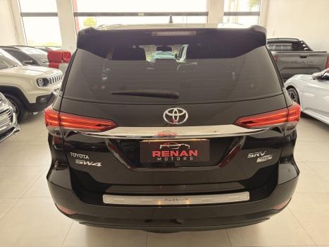 TOYOTA Hilux SW4 2.7 16V 4P FLEX SRV 7 LUGARES AUTOMTICO, Foto 6