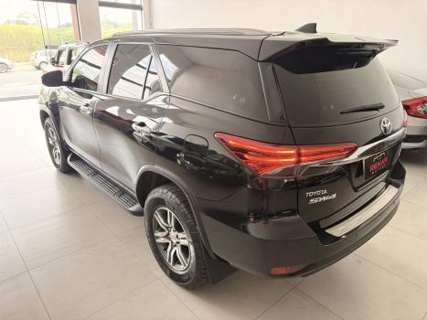 TOYOTA Hilux SW4 2.7 16V 4P FLEX SRV 7 LUGARES AUTOMTICO, Foto 9