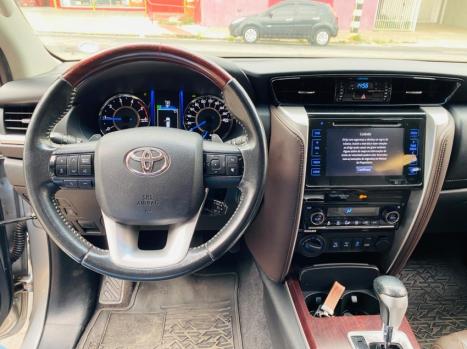 TOYOTA Hilux SW4 2.8 4P SRX 4X4 TURBO DIESEL AUTOMTICO, Foto 11