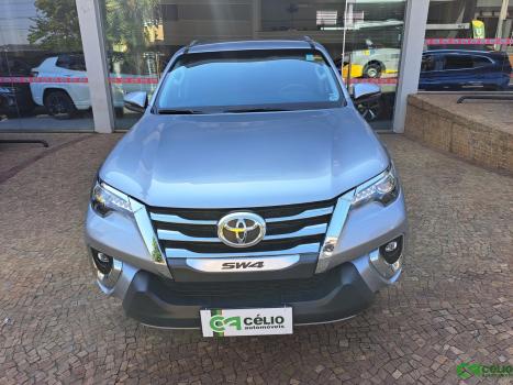 TOYOTA Hilux SW4 2.8 16V 4P SRX 4X4 7 LUGARES TURBO DIESEL AUTOMTICO, Foto 2