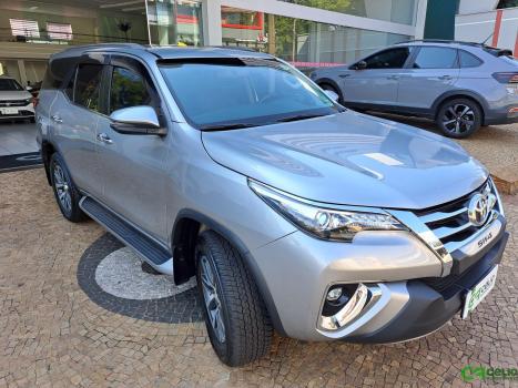 TOYOTA Hilux SW4 2.8 16V 4P SRX 4X4 7 LUGARES TURBO DIESEL AUTOMTICO, Foto 15