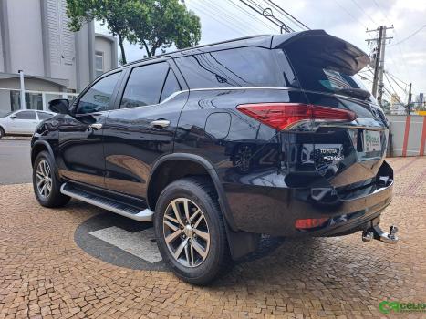 TOYOTA Hilux SW4 2.8 4P SRX 4X4 TURBO DIESEL AUTOMTICO, Foto 11