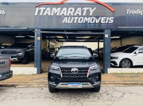 TOYOTA Hilux SW4 2.8 16V 4P SRX 4X4 7 LUGARES TURBO DIESEL AUTOMTICO, Foto 4