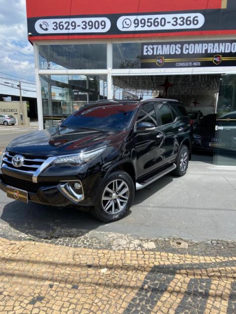 TOYOTA Hilux SW4 2.8 4P SRX 4X4 TURBO DIESEL AUTOMTICO, Foto 2