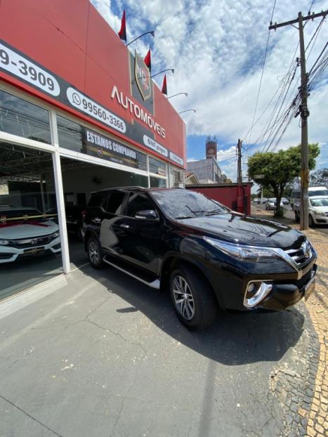 TOYOTA Hilux SW4 2.8 4P SRX 4X4 TURBO DIESEL AUTOMTICO, Foto 5