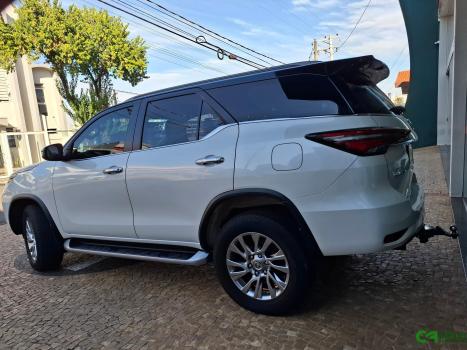 TOYOTA Hilux SW4 2.8 16V 4P SRX 4X4 7 LUGARES TURBO DIESEL AUTOMTICO, Foto 2