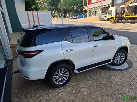 TOYOTA Hilux SW4 2.8 16V 4P SRX 4X4 7 LUGARES TURBO DIESEL AUTOMTICO, Foto 4