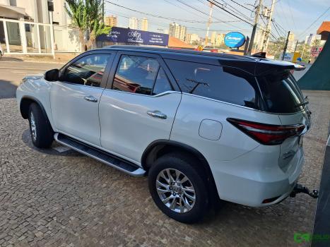 TOYOTA Hilux SW4 2.8 16V 4P SRX 4X4 7 LUGARES TURBO DIESEL AUTOMTICO, Foto 6