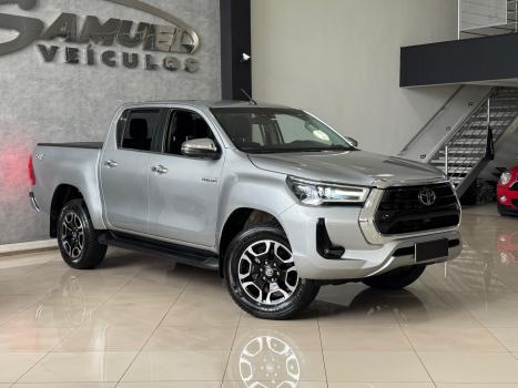 TOYOTA Hilux SW4 2.8 4P SRX 4X4 TURBO DIESEL AUTOMTICO, Foto 2