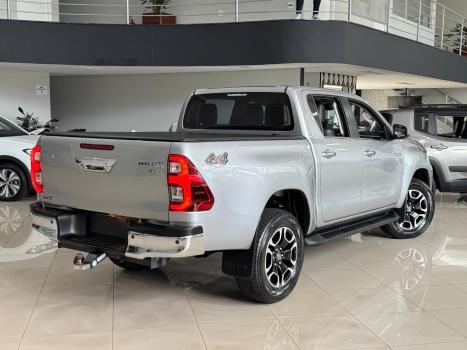 TOYOTA Hilux SW4 2.8 4P SRX 4X4 TURBO DIESEL AUTOMTICO, Foto 3