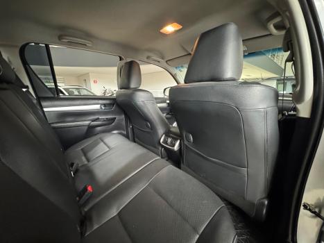 TOYOTA Hilux SW4 2.8 4P SRX 4X4 TURBO DIESEL AUTOMTICO, Foto 12