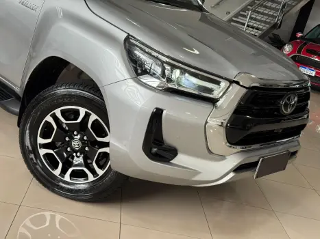 TOYOTA Hilux SW4 2.8 4P SRX 4X4 TURBO DIESEL AUTOMTICO, Foto 16