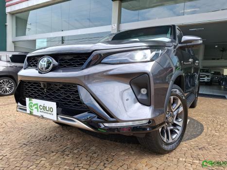 TOYOTA Hilux SW4 2.8 16V 4P SRX 4X4 7 LUGARES TURBO DIESEL AUTOMTICO, Foto 1
