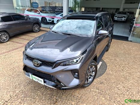 TOYOTA Hilux SW4 2.8 16V 4P SRX 4X4 7 LUGARES TURBO DIESEL AUTOMTICO, Foto 4