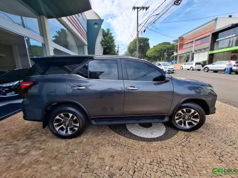 TOYOTA Hilux SW4 2.8 16V 4P SRX 4X4 7 LUGARES TURBO DIESEL AUTOMTICO, Foto 6