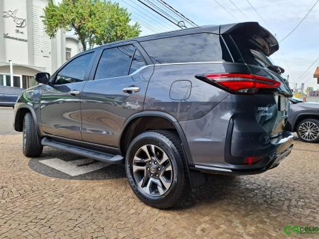TOYOTA Hilux SW4 2.8 16V 4P SRX 4X4 7 LUGARES TURBO DIESEL AUTOMTICO, Foto 8