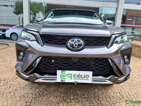TOYOTA Hilux SW4 2.8 16V 4P SRX 4X4 7 LUGARES TURBO DIESEL AUTOMTICO, Foto 9