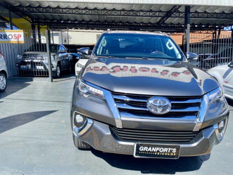 TOYOTA Hilux SW4 2.8 16V 4P SRX 4X4 7 LUGARES TURBO DIESEL AUTOMTICO, Foto 7