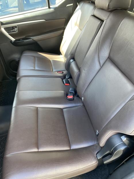 TOYOTA Hilux SW4 2.8 16V 4P SRX 4X4 7 LUGARES TURBO DIESEL AUTOMTICO, Foto 13